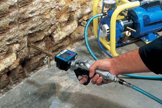 Traitement d’un mur humide par injection – Hydrofuge de masse système liquide